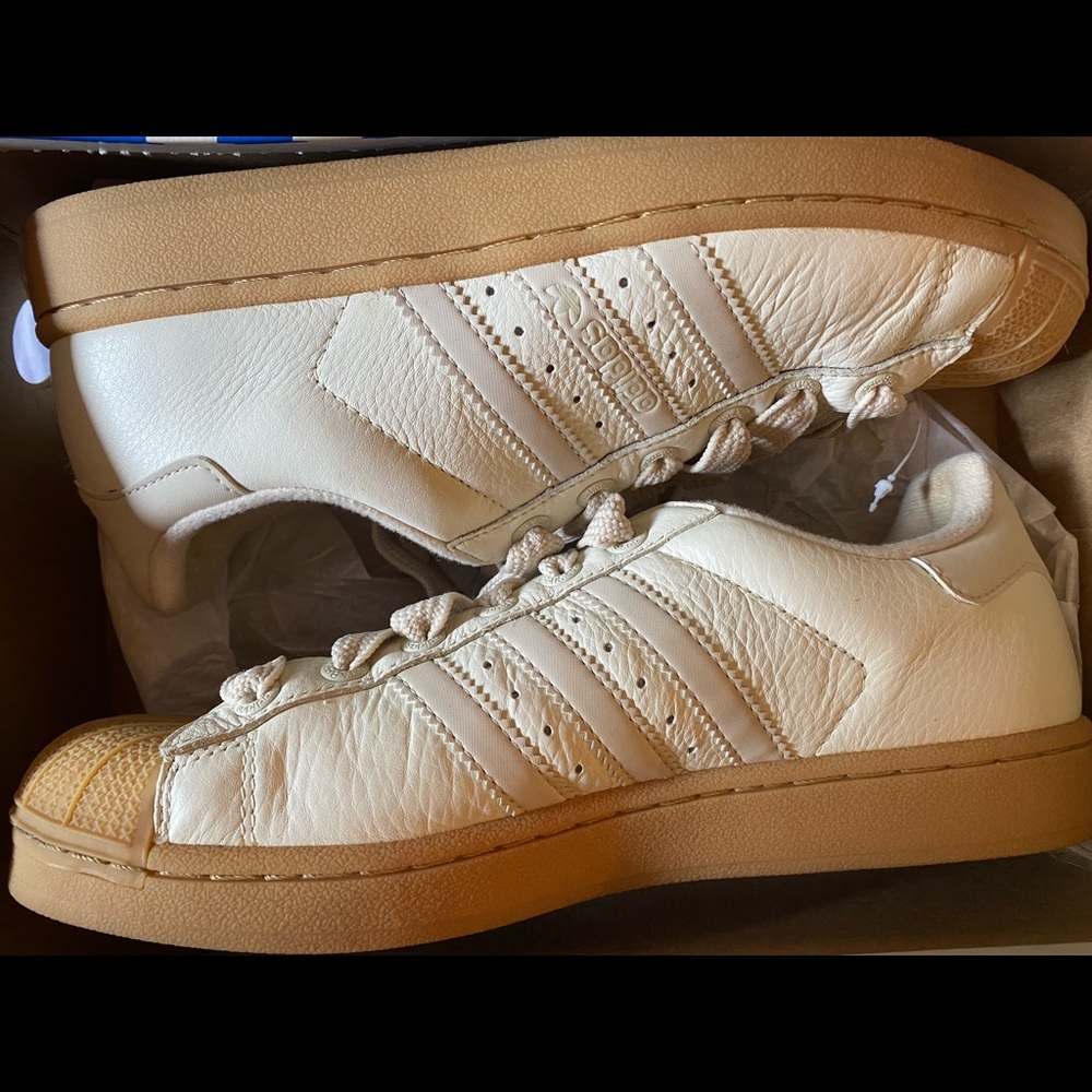 NIB Adidas Superstar Shell Toe M 8.5/ W1 10